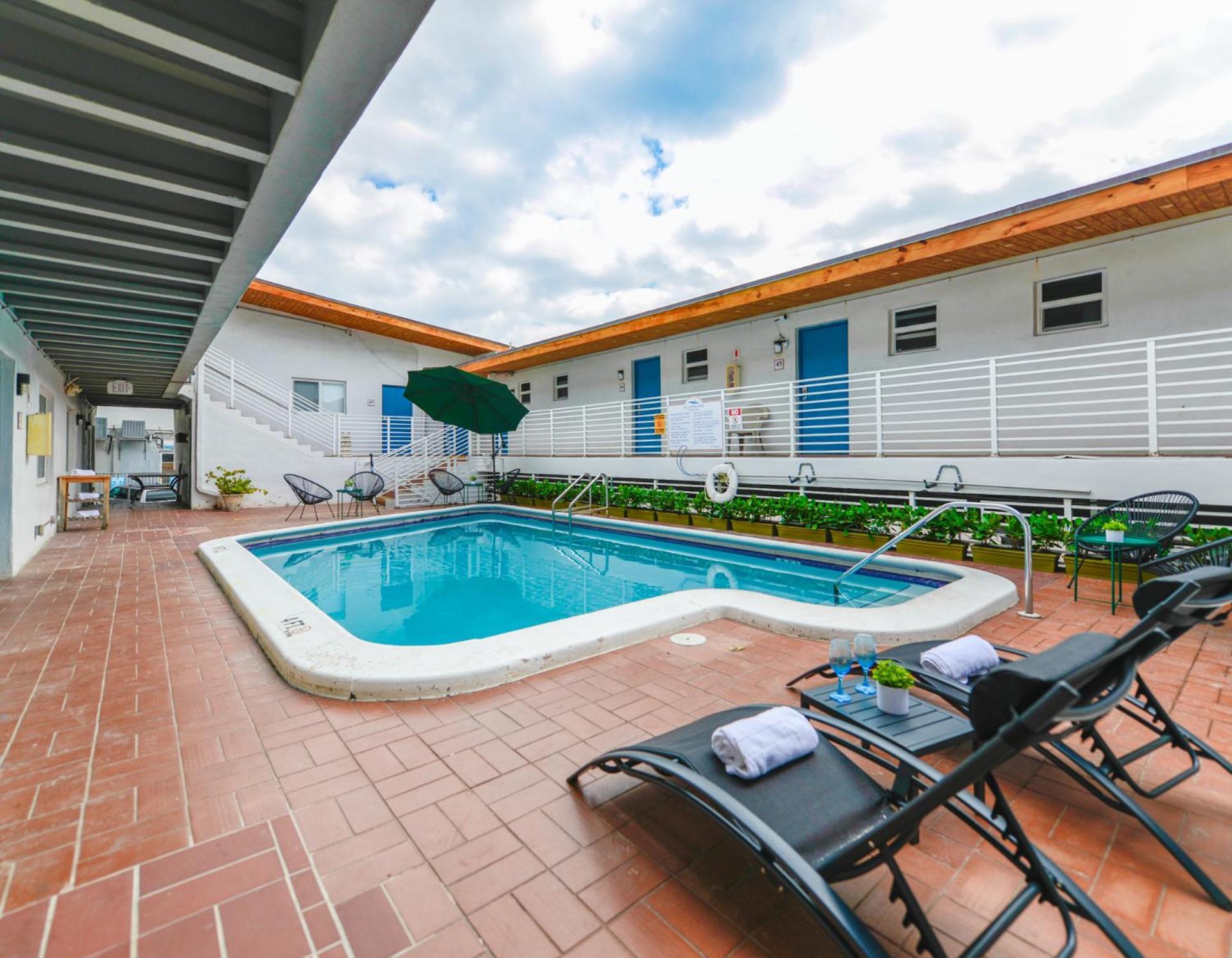 Radiant Unit With Parking And Pool - M26 Apartment Hollywood Ngoại thất bức ảnh